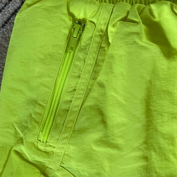 Zenana Windbreaker Smocked Waistband Running Shorts Neon Lime - Picture 3 of 4